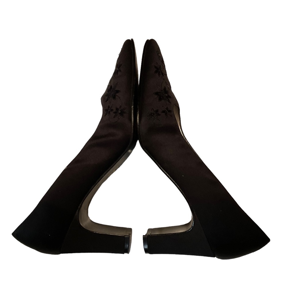 No Brand Women’s Black Satin embellished heels. Size 7.5M - Picture 8 of 9